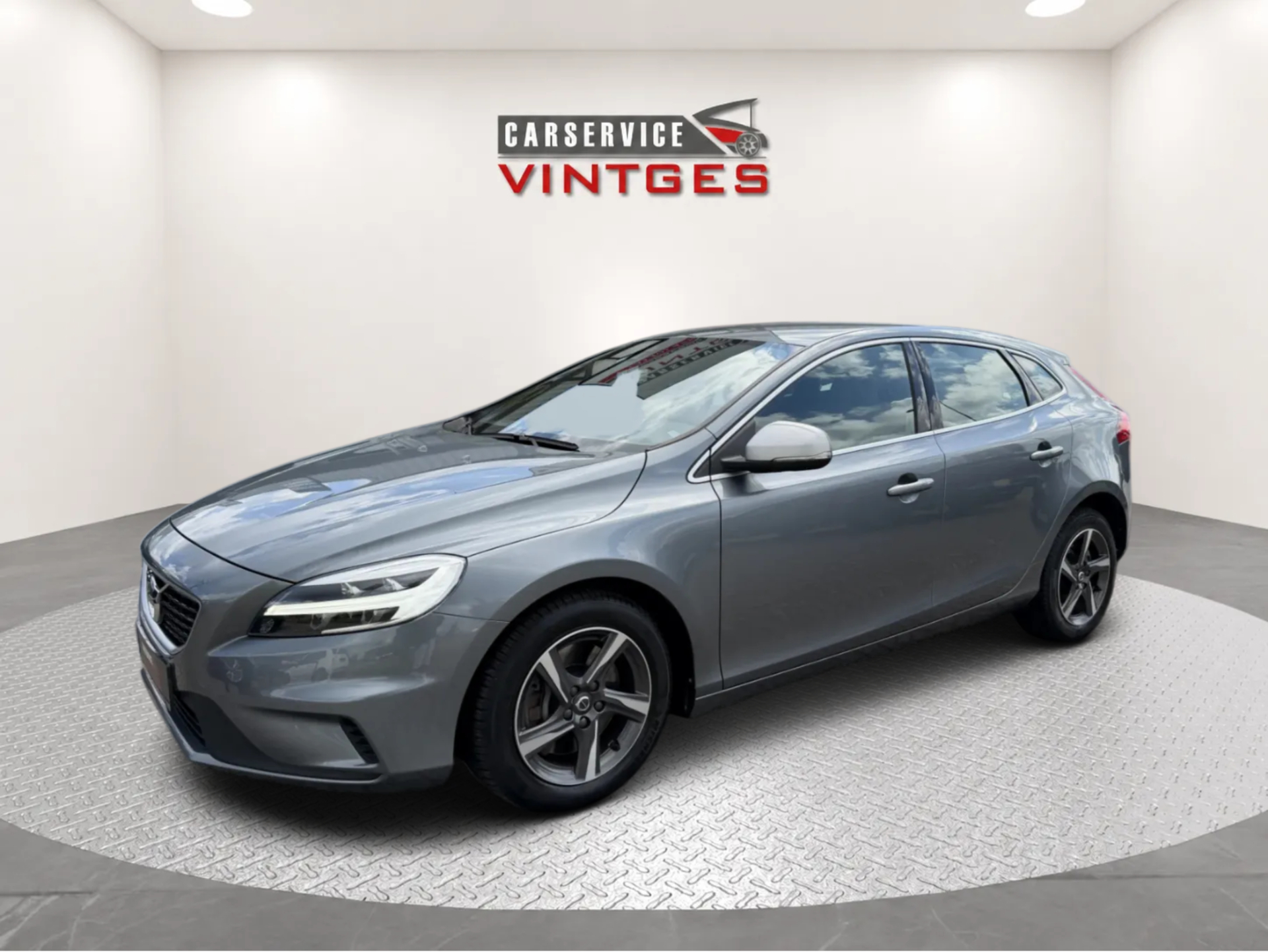 Volvo V40 2.0 D2 R-Design Automaat 2018 bij MRW Mobility Echt